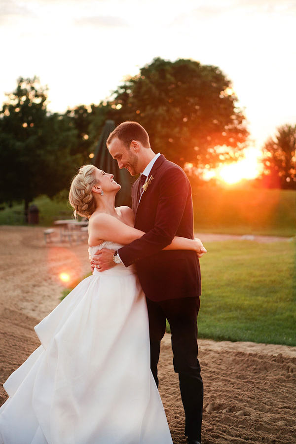 classic Oscar De La Renta bridal style with photos by Katherine Salvatori Photography | via junebugweddings.com classic Oscar De La Renta bridal style with photos by Katherine Salvatori Photography | via junebugweddings.com