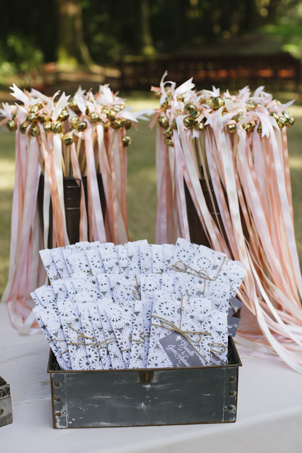 wedding at Legare Waring House in Charleston, South Carolina, photo by Paige Winn Photo | via junebugweddings.com wedding at Legare Waring House in Charleston, South Carolina, photo by Paige Winn Photo | via junebugweddings.com