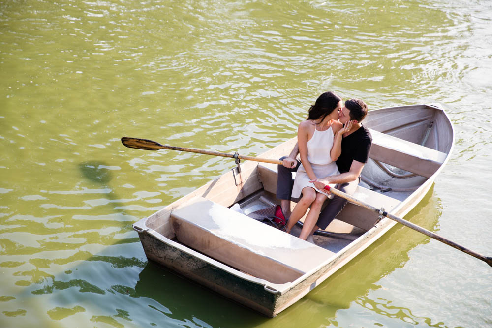 Romantic-Central-Park-Engagement-Photos-Modern-Wedding-Photography-0105