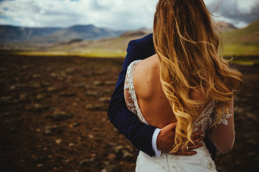 crazy-passionate-icelandic-wedding-adventure-maciej-suwalowski-2