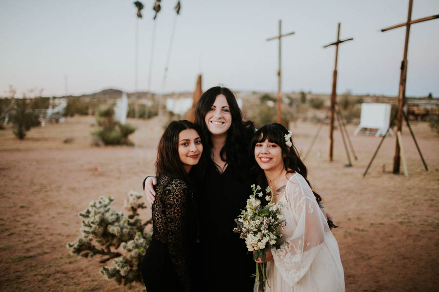 uniquely-artistic-california-elopement-at-noahs-art-purifoy-museum-20