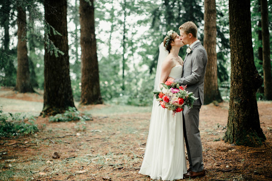 Al-Fresco-Summer-Wedding-in-the-Tanglebank-Gardens-10