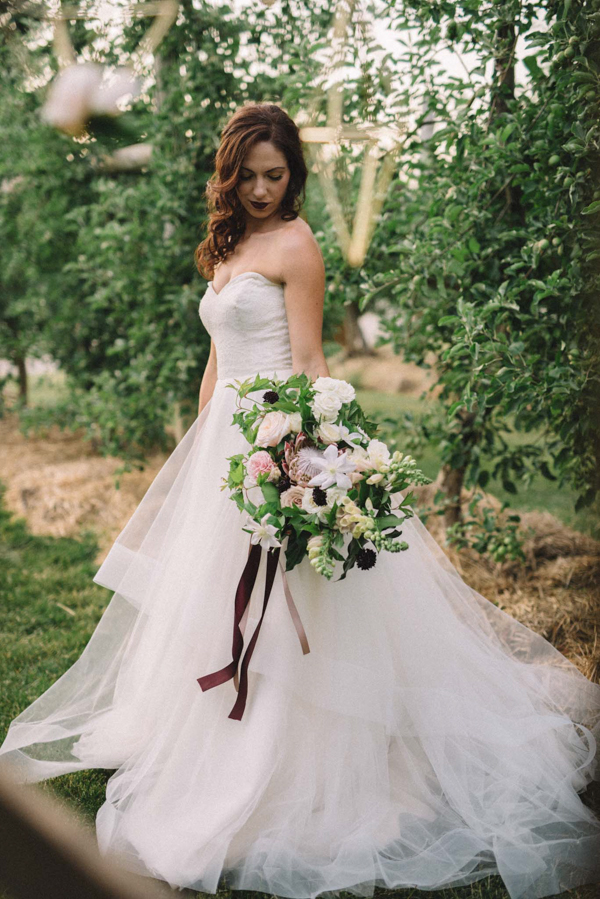 find-your-geometric-wedding-inspiration-in-this-candlelit-elopement-14