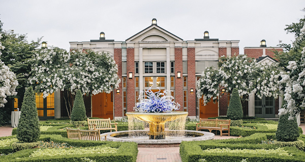 elegant garden wedding at Atlanta Botanical Garden in Atlanta, Georgia, photos by Atlanta wedding photographer Vue Photography | via junebugweddings.com elegant garden wedding at Atlanta Botanical Garden in Atlanta, Georgia, photos by Atlanta wedding photographer Vue Photography | via junebugweddings.com