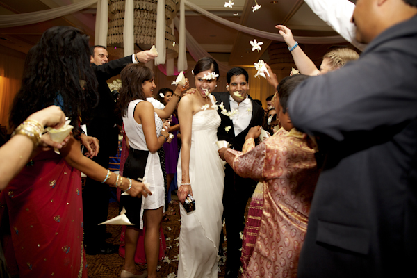 indian american wedding in Hawaii, photos by Anna Kim Photography | via junebugweddings.com indian american wedding in Hawaii, photos by Anna Kim Photography | via junebugweddings.com