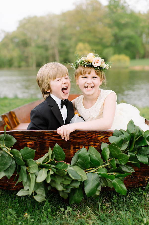 darling countryside wedding inspiration photo shoot, photo by L Hewitt Photography | via junebugweddings.com darling countryside wedding inspiration photo shoot, photo by L Hewitt Photography | via junebugweddings.com