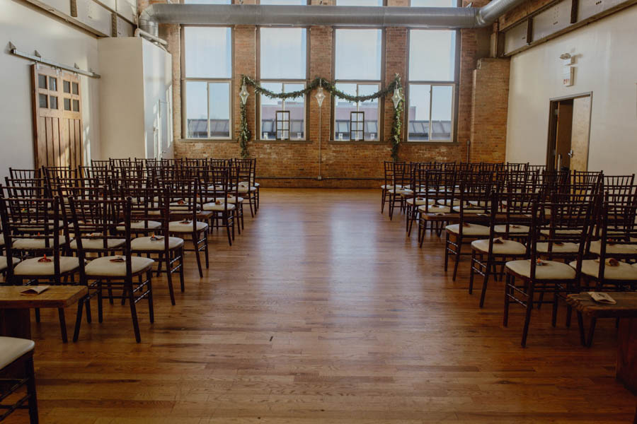 DIY-Downtown-Chicago-Wedding-City-View-Loft-32