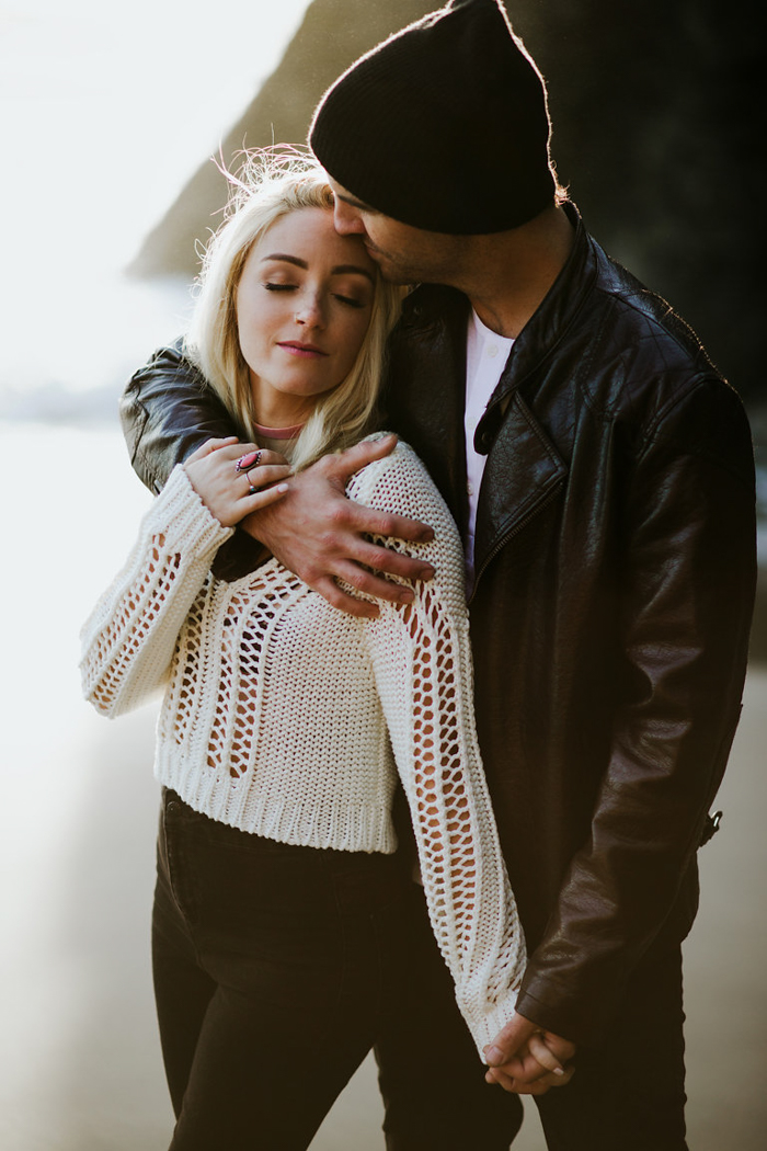 stylish-engagement-photos-on-second-beach-13