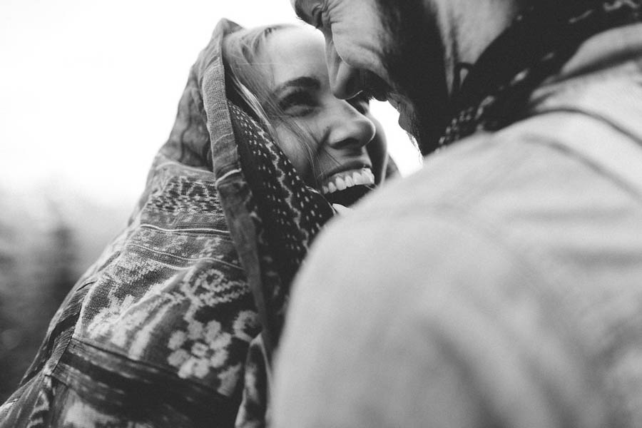 Snowy-Couple-Session-at-Mt-Baker-Alexandra-Celia-7