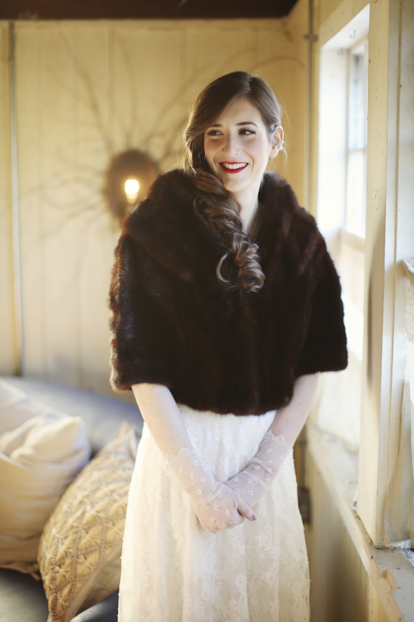 warm and cozy winter wedding, photo by Alison Conklin Photography | via junebugweddings.com warm and cozy winter wedding, photo by Alison Conklin Photography | via junebugweddings.com