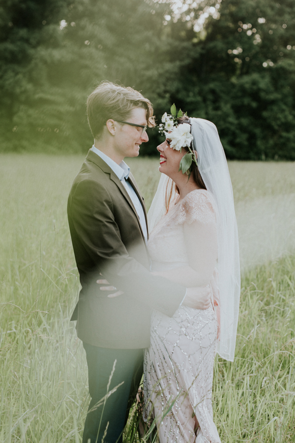 a-folksy-ohio-wedding-at-grandma-and-grandpas-house-29