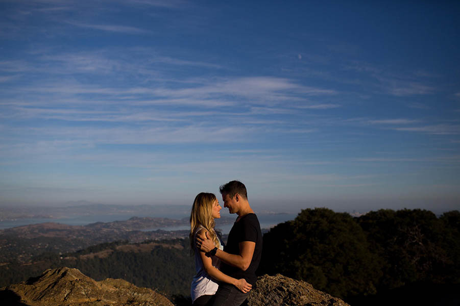 Cozy-Anniversary-Photo-Shoot-at-Mount-Tamalpais-Dustin-Cantrell-6