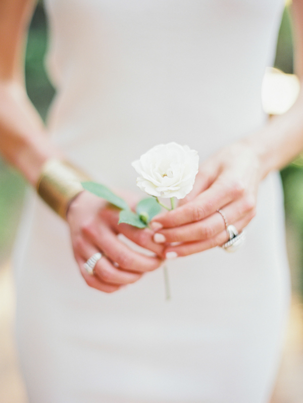 organic black & white wedding inspiration photo shoot, photo by Taylor Lord Photography | via junebugweddings.com organic black & white wedding inspiration photo shoot, photo by Taylor Lord Photography | via junebugweddings.com