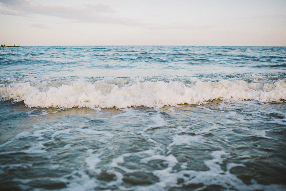Beautiful-Romanian-Engagement-Beach-Cherry-Moments (12 of 22)
