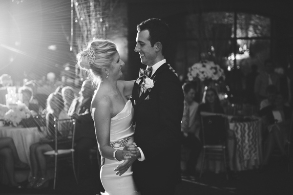 modern elegant gold and black wedding at Legend at Bergamont, photo by DWJohnson Studio | via junebugweddings.com modern elegant gold and black wedding at Legend at Bergamont, photo by DWJohnson Studio | via junebugweddings.com