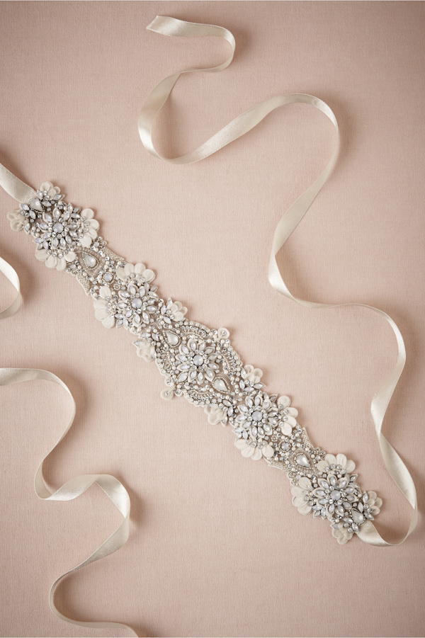 how to get the perfect bohemian bride look with BHLDN | via junebugweddings.com