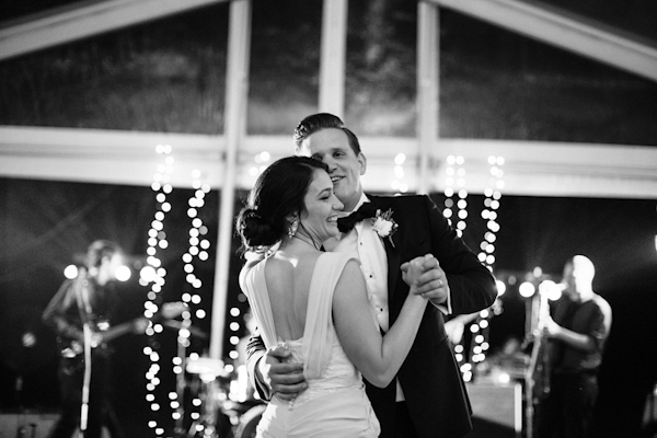 navy and pink garden wedding in Ohio, photo by Ely Brothers | via junebugweddings.com navy and pink garden wedding in Ohio, photo by Ely Brothers | via junebugweddings.com
