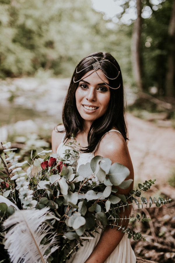 who-knew-bridal-portraits-in-a-creek-could-be-this-gorgeously-ethereal-4