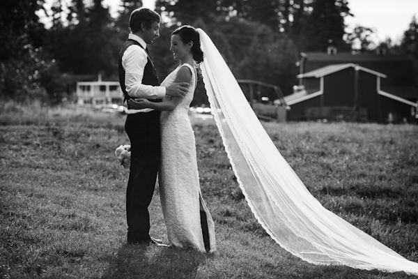 casual rustic wedding in Kent, Washington with photos by ANZA foto + film casual rustic wedding in Kent, Washington with photos by ANZA foto + film