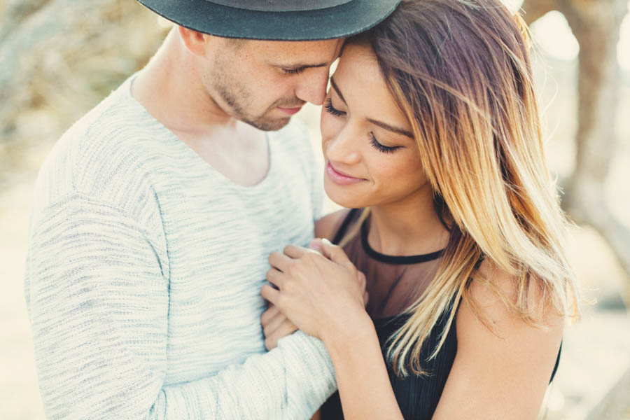 Breezy-Joshua-Tree-Engagement-Photos-at-Sunset-Anne-Claire-Brun-15