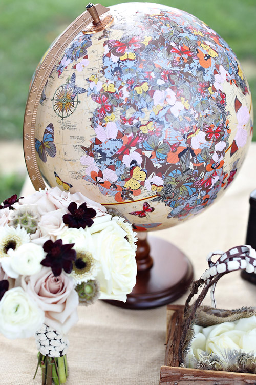 Safari inspired wedding table decor and floral design, photos by Kay English Photography via junebugweddings.com Safari inspired wedding table decor and floral design, photos by Kay English Photography via junebugweddings.com
