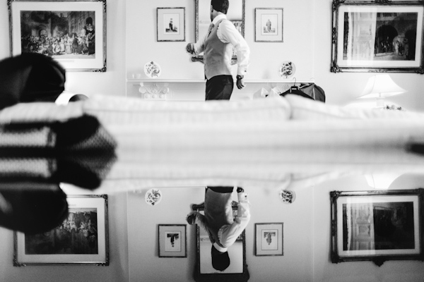groom getting ready, photo by Sansom Photography | via junebugweddings.com groom getting ready, photo by Sansom Photography | via junebugweddings.com