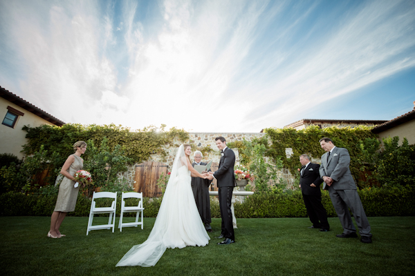 Vineyard wedding in Napa Valley of Sonoma, California with photos by Viera Photographics | via junebugweddings.com Vineyard wedding in Napa Valley of Sonoma, California with photos by Viera Photographics | via junebugweddings.com