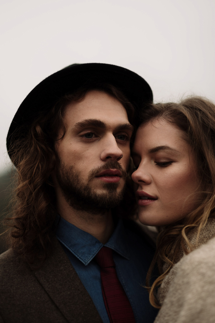 rugged-winter-cliffside-elopement-in-greece-17