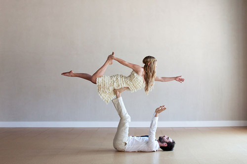 Acro Yoga engagement photos by Kiera Eve Photography via JunebugWeddings,.com Acro Yoga engagement photos by Kiera Eve Photography via JunebugWeddings,.com