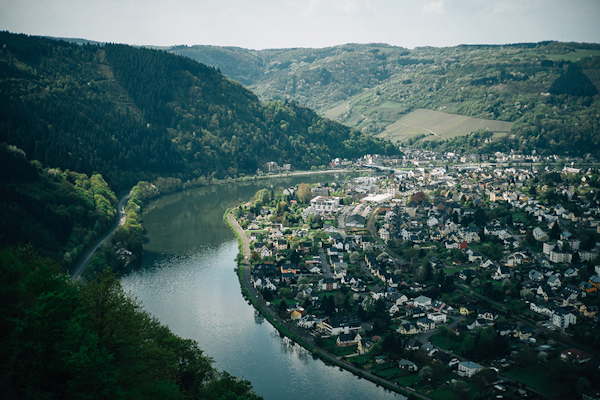 quaint destination wedding in Germany, photo by Nordica Photography | via junebugweddings.com quaint destination wedding in Germany, photo by Nordica Photography | via junebugweddings.com