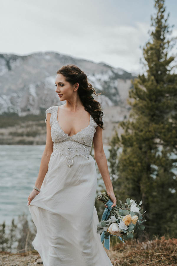 Winter-Mountain-Elopement-Banff-National-Park-13