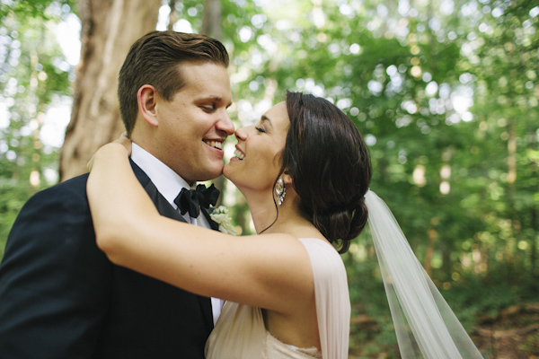 navy and pink garden wedding in Ohio, photo by Ely Brothers | via junebugweddings.com navy and pink garden wedding in Ohio, photo by Ely Brothers | via junebugweddings.com