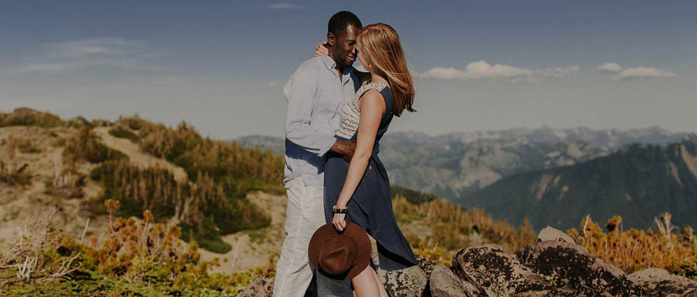 Stylish-Mountain-Engagement-at-Mount-Rainier-National-Park-Robert-J-Hill-Photography (4 of 22)