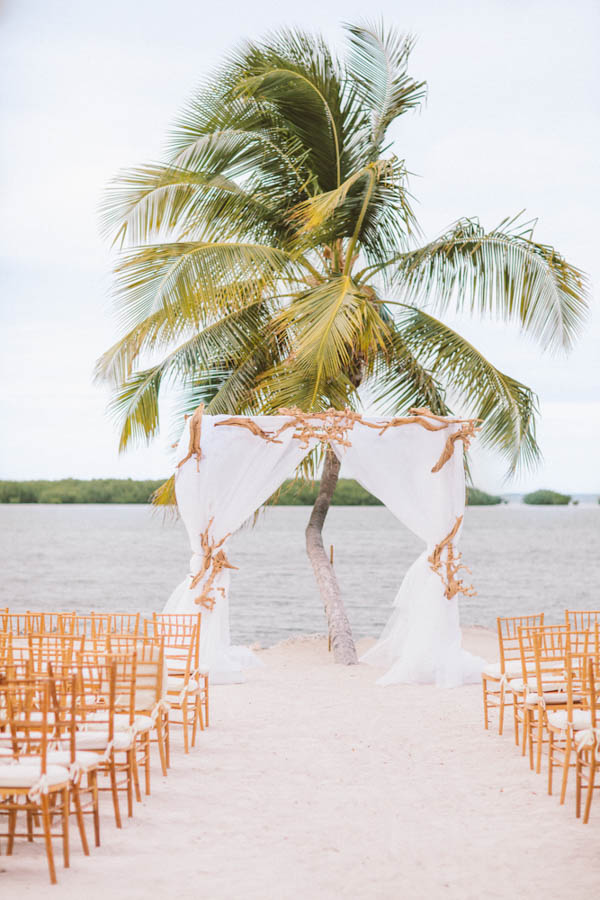 intimate beach wedding ceremony space, photo by Chris Glenn | via junebugweddings.com intimate beach wedding ceremony portrait, photo by Chris Glenn | via junebugweddings.com
