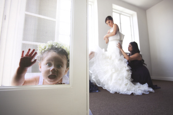 hilarious wedding photo by Allison Callaway of Callaway Gable | via junebugweddings.com hilarious wedding photo by Allison Callaway of Callaway Gable | via junebugweddings.com