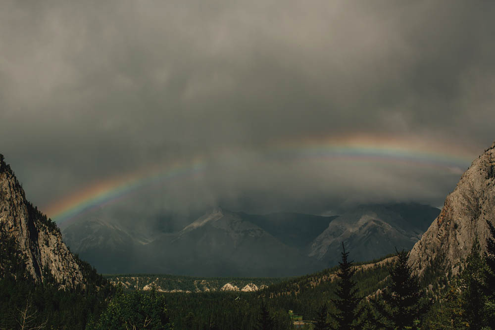 Glamorous-Wedding-Fairmont-Banff-Springs-Hotel-Gabe-McClintock (20 of 35)