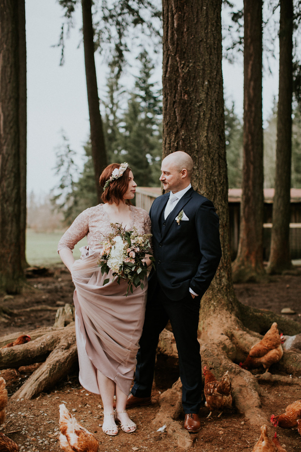 cozy-vancouver-island-cabin-wedding-at-dolphins-resort-12