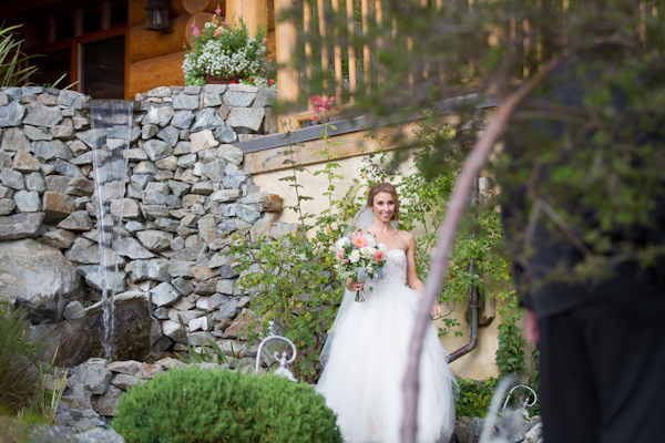 peach and cream rustic winery wedding in Naramata, BC with photos by Whitney Lane Photography | via junebugweddings.com peach and cream rustic winery wedding in Naramata, BC with photos by Whitney Lane Photography | via junebugweddings.com
