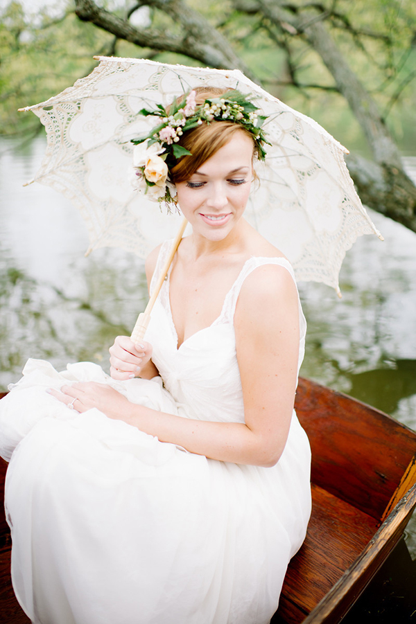 darling countryside wedding inspiration photo shoot, photo by L Hewitt Photography | via junebugweddings.com darling countryside wedding inspiration photo shoot, photo by L Hewitt Photography | via junebugweddings.com