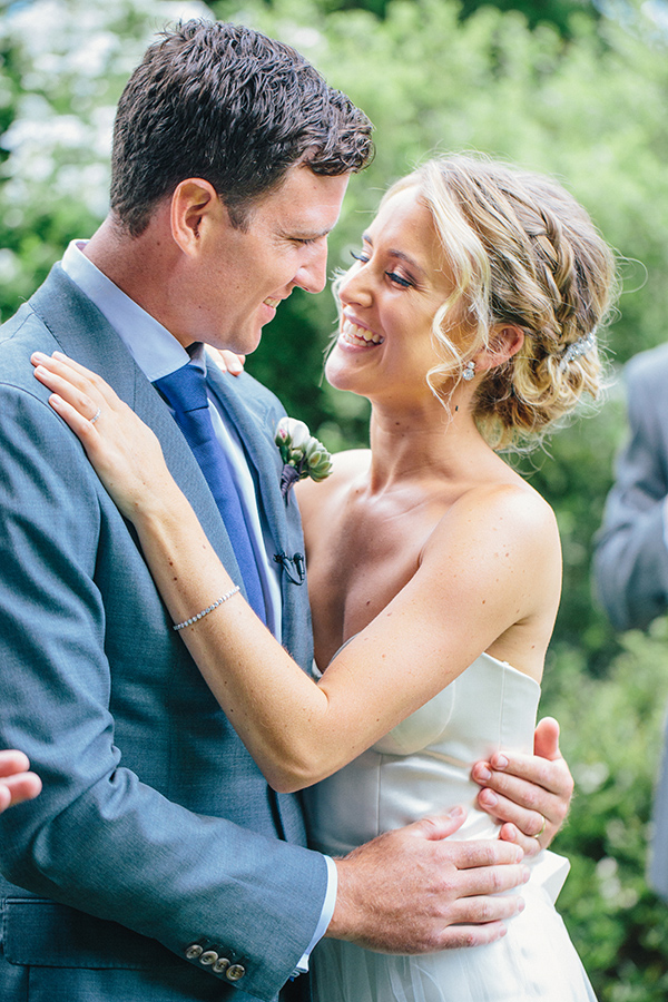 charming Australia wedding with gorgeous wedding party style, photo by Hannah Blackmore Photography | via junebugweddings.com charming Australia wedding with gorgeous wedding party style, photo by Hannah Blackmore Photography | via junebugweddings.com