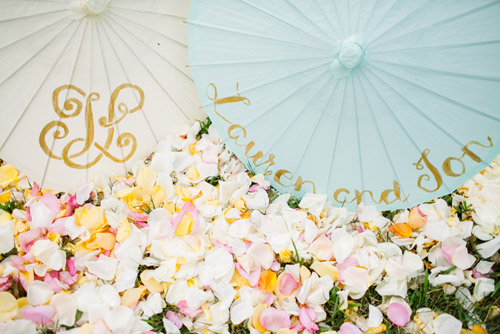 vintage metallic vineyard wedding in Michigan, photo by Dan Stewart Photography | via junebugweddings.com vintage metallic vineyard wedding in Michigan, photo by Dan Stewart Photography | via junebugweddings.com