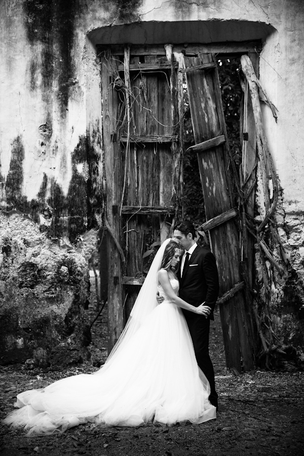 destination wedding at the Hacienda Uayamon in Campeche, Mexico, photo by Aaron Morris of Chrisman Studios | via junebugweddings.com destination wedding at the Hacienda Uayamon in Campeche, Mexico, photo by Aaron Morris of Chrisman Studios | via junebugweddings.com