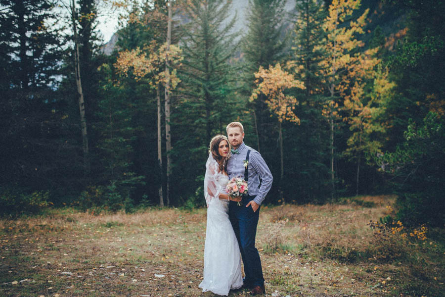 Stunning-Banff-Elopement-in-the-Tunnel-Mountain-Reservoir-Tricia-Victoria-Photography-27
