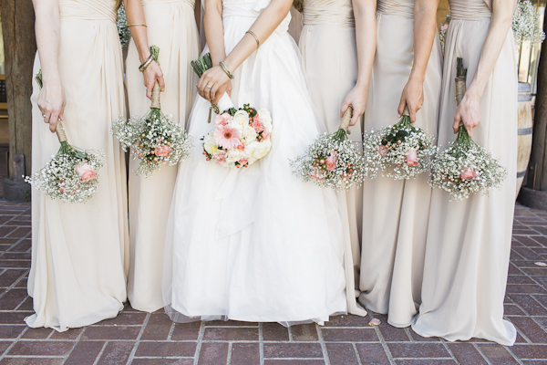 rustic bridesmaids bouquets, photo by Rachel Solomon | via junebugweddings.com rustic bridesmaids bouquets, photo by Rachel Solomon | via junebugweddings.com