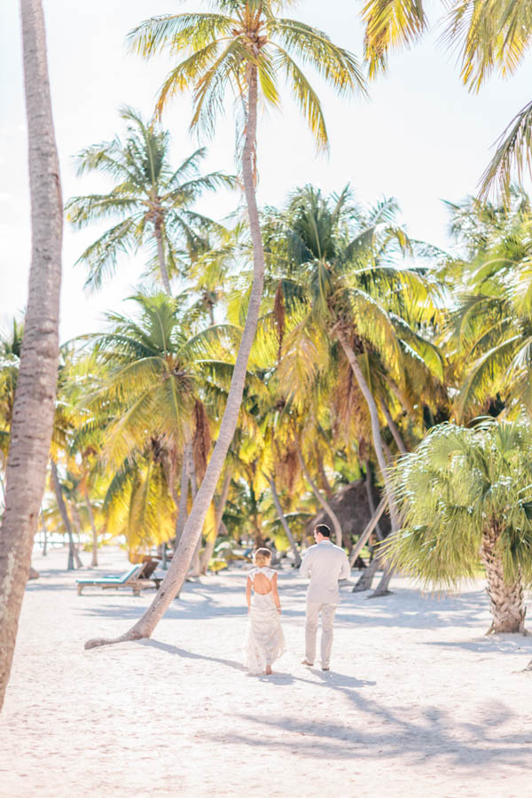intimate beach wedding couple's portrait, photo by Chris Glenn | via junebugweddings.com intimate beach wedding couple's space, photo by Chris Glenn | via junebugweddings.com