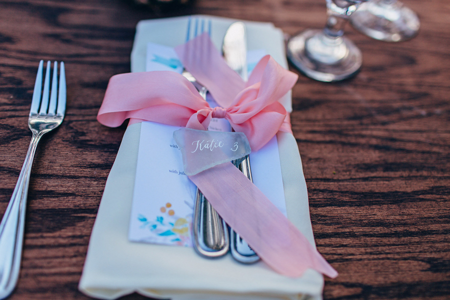 this-olowalu-plantation-house-wedding-marries-hawaiian-tradition-and-new-england-charm-28