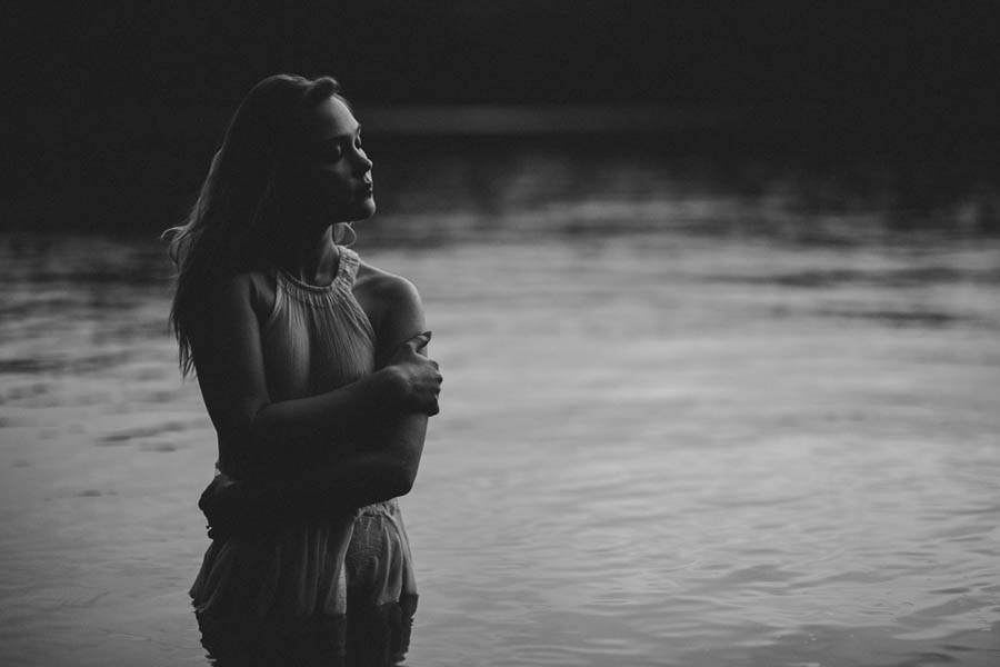 Artistic-Boudoir-Session-in-Ohio-The-Wayfarers-Photography (13 of 22)