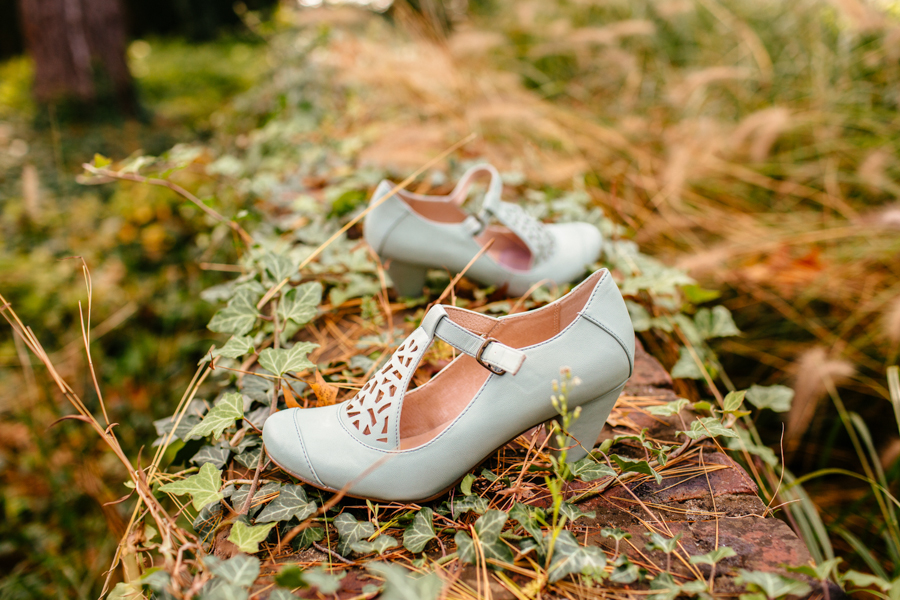 cerulean-and-dusty-peach-pennsylvania-wedding-at-aldie-mansion-27