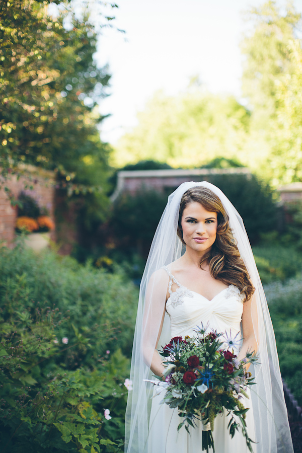 romantic old hollywood inspired bridal style, photo by Geoff Johnson | via junebugweddings.com romantic old hollywood inspired bridal style, photo by Geoff Johnson | via junebugweddings.com