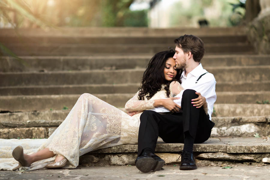 Texas-Bohemian-Wedding-Style-Laguna-Gloria-Holly-Kringer-Photography (3 of 30)